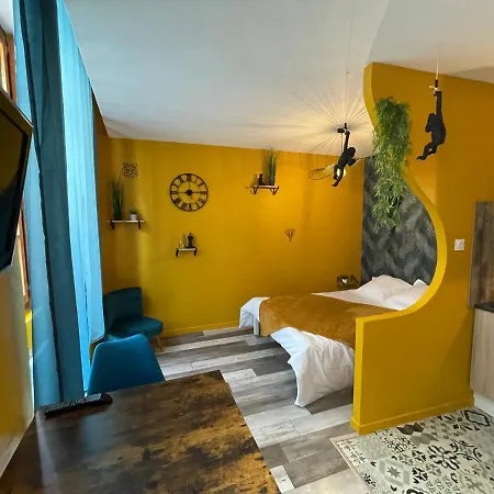 Jungle Room Romans-sur-Isère Buitenkant foto